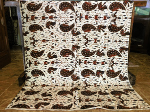 Kain Batik Motif Sido Asih Latar Bledak