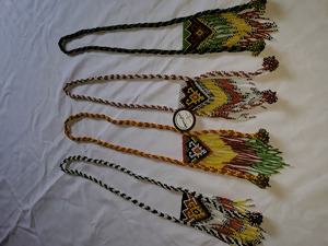 Kalung manik