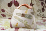 Tas Sutera Ecoprint dengan Gagang Kayu