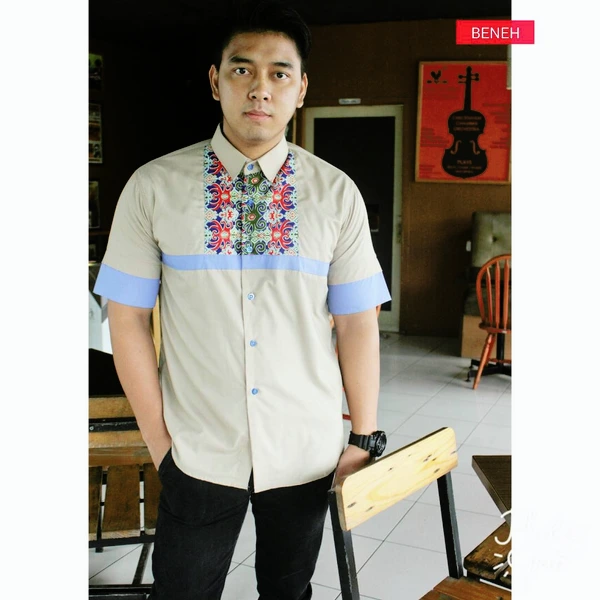 BENEH KEMEJA BATIK KALTIM LENGAN PENDEK SIZE L