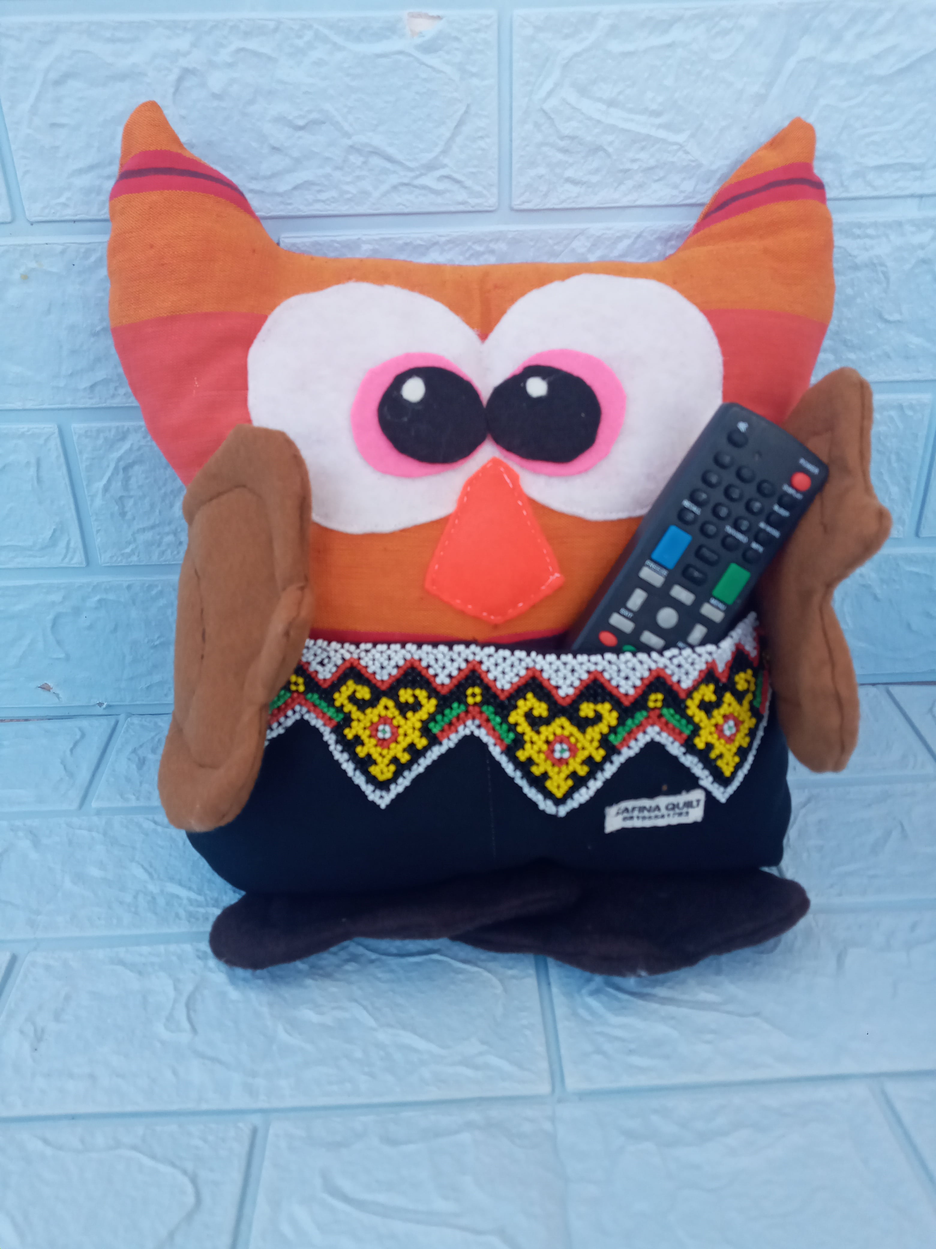 Boneka bantal remote Owl