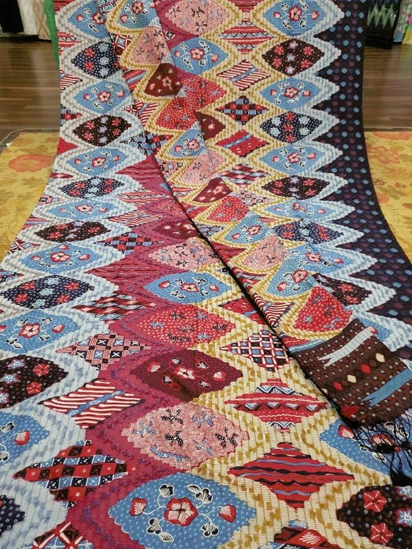 Tenun Sutera Sulam Batik