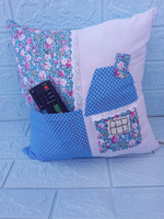 Bantal Remote Persegi Biru motif rumah