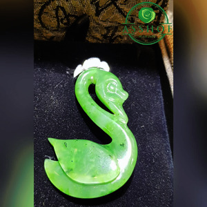 Kalung Giok Jade The Swan Pendant