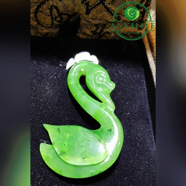 Kalung Giok Jade The Swan Pendant