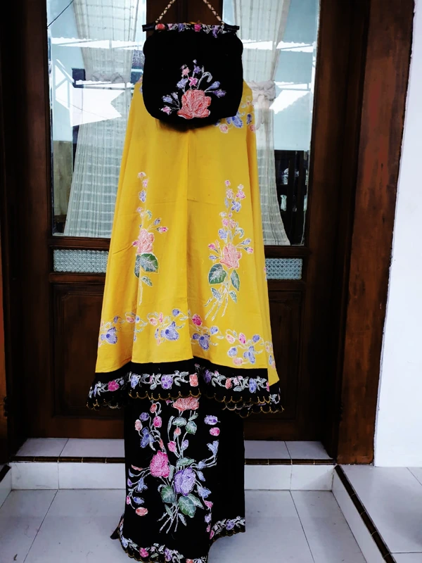 Mukena Batik Tulis