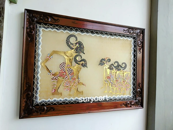 Lukisan Kulit Wayang Pandawa Pigura Jati Ukir