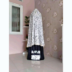 Mukena Katun Jepang