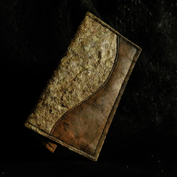 Dompet pelepah pisang