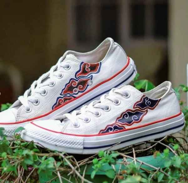 Sepatu Custom Lukis (Minimalis)