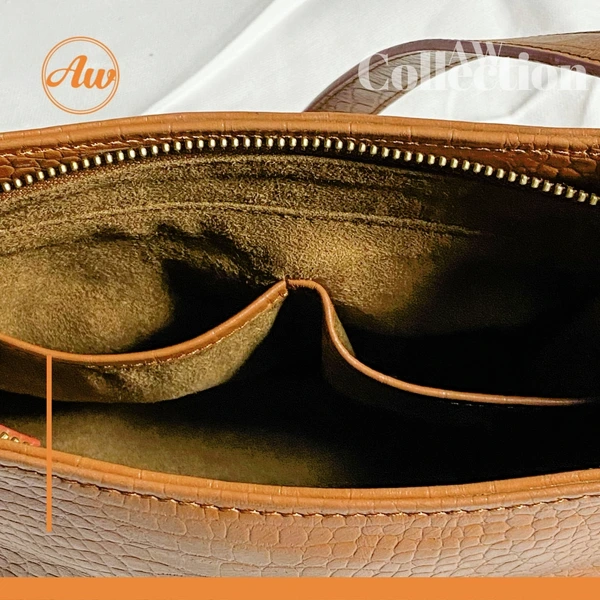 Woody Shoulder Bag (Pre-Order)