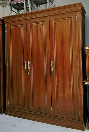 Almari Pintu 3 Besar