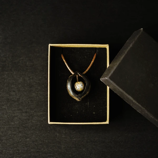 Kalung Kemiri
