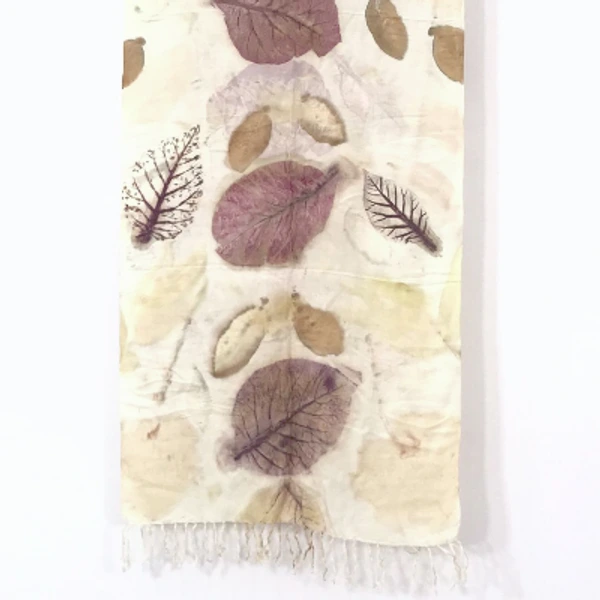Selendang Ecoprint  motif daun