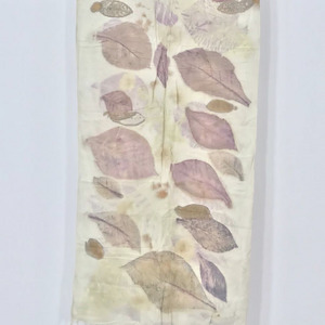 Selendang Ecoprint  motif daun