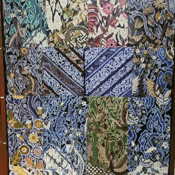 Kain Batik Tulis Mega Mendung Hokokai