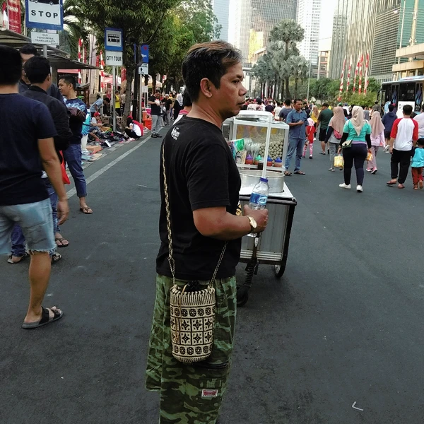 TAS SELEMPANG ROTAN MODEL TABUNG