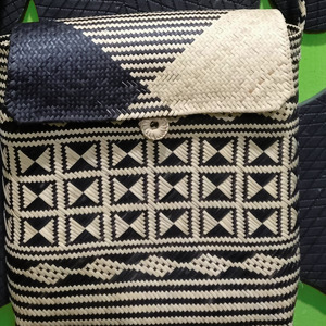 Tas Selempang Rotan