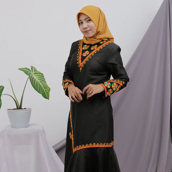Ratih Rempilis Dress