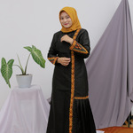 Putri Pucoek Reubong Dress