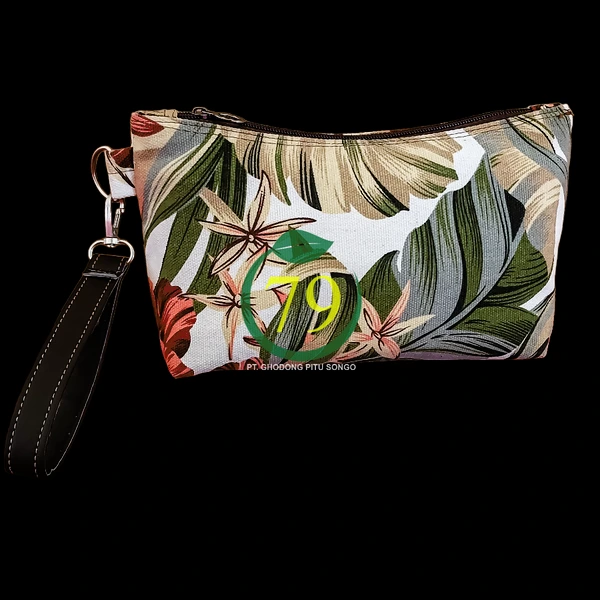 011 tas pouch