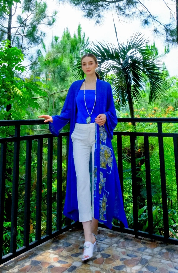 Outer Simple Blue