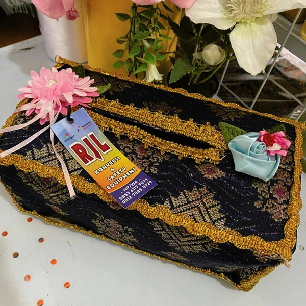 Tempat Tisu Tenun