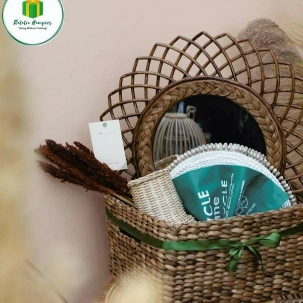 HAMPERS EXCLUSIVE