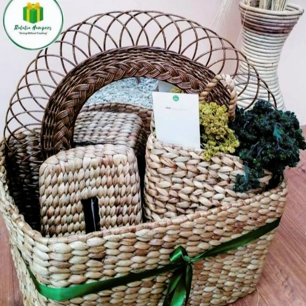 HAMPERS EXCLUSIVE
