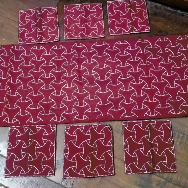 Taplak Meja Tamu Sulam Maroon