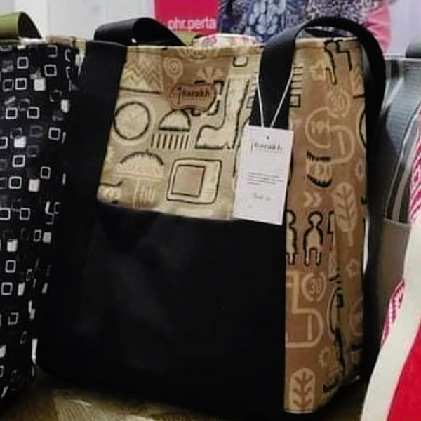 Tas Tania
