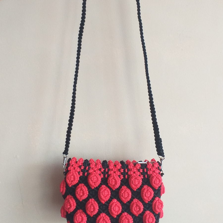 Tas slempang macrame