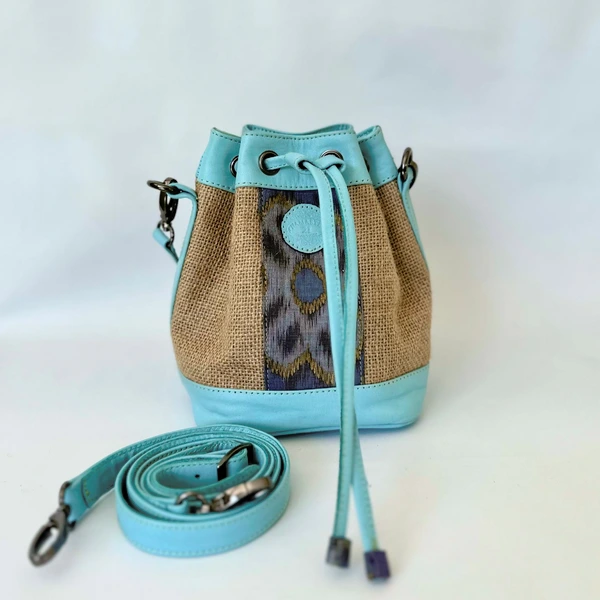 CYNTHIA BUCKET BAG