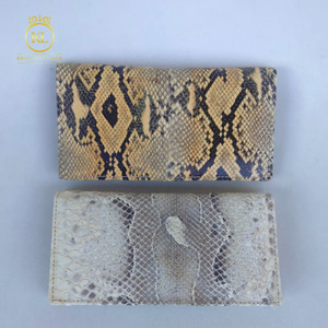 Dompet panjang kulit ular