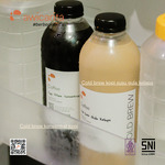 Cold Brew Kopi Susu Gula Kelapa Awicarita - kemasan botol 1 liter