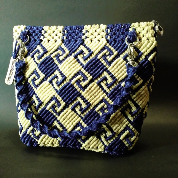 Tas Anyam Talikur