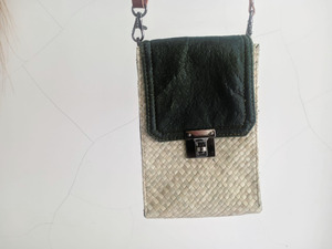 Sling Bag Anyaman Pandan+Pelepah Pohon Pisang