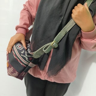 UwaisGen Annisa Pouchbag Tali Blanket Handmade