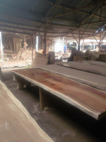 Meja L atau Curve Table