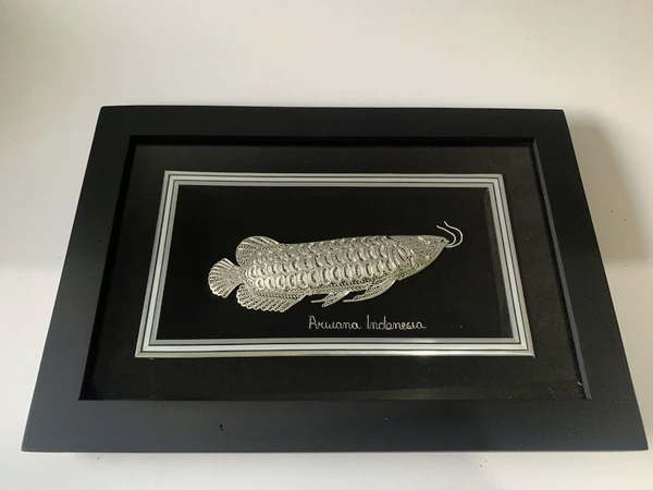 Hiasan Dinding Motif Ikan Arwana Silver Plated