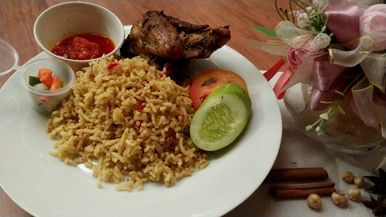 Nasi Biryani matang siap saji