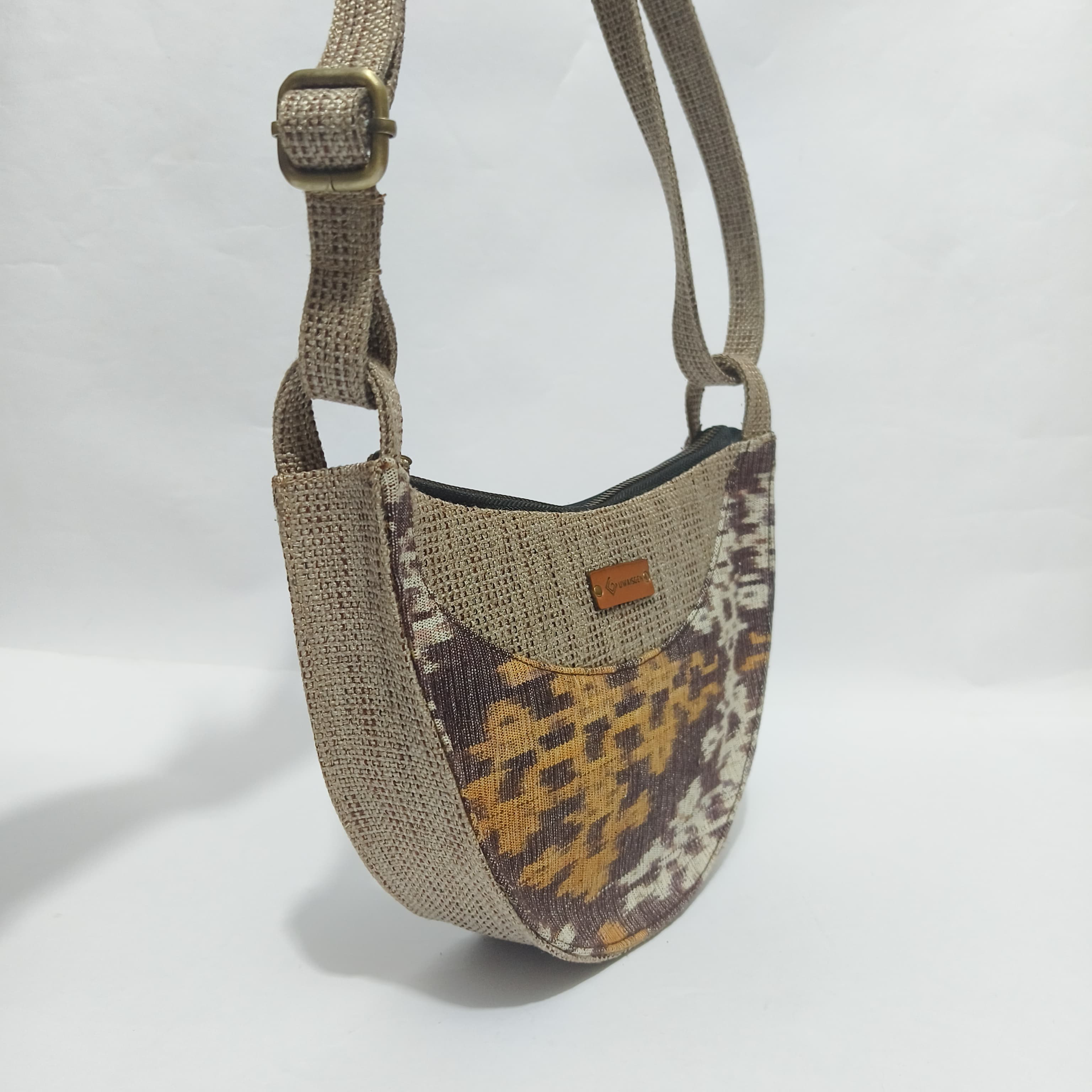 UWAISGEN Tas Selempang Wanita Goni Blanket Handmade Afra Slingbag
