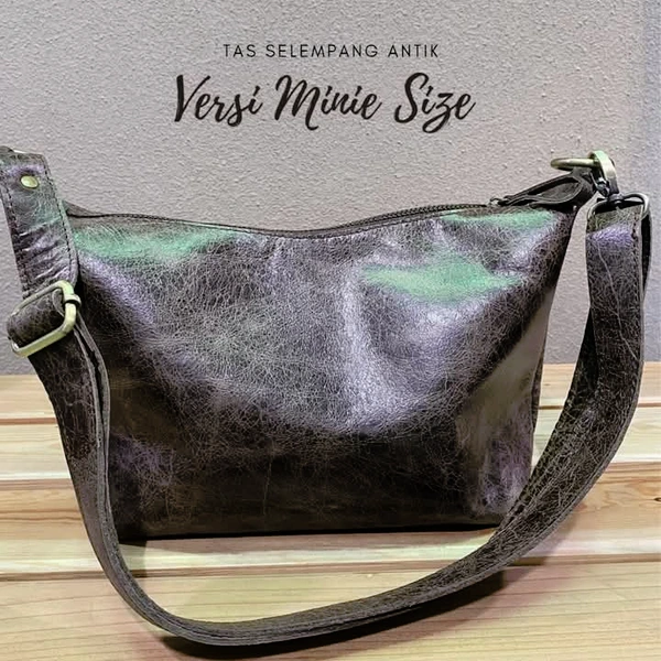 UNIQ TAS SANTAI