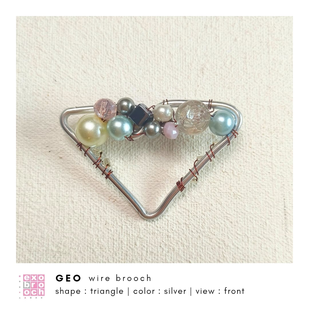 Geo Wire Brooch - Triangle | Bros Kawat Geometri