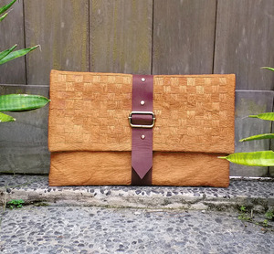 Clutch Bag Anyam