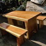 Set Meja Trembesi Kotak dengan 2 Bangku