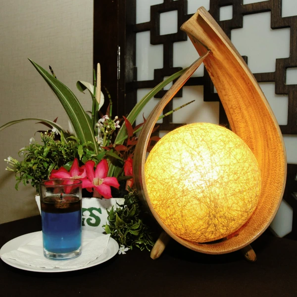 Lampu Hias Pelepah Kelapa - Lampion - Dile Dowel