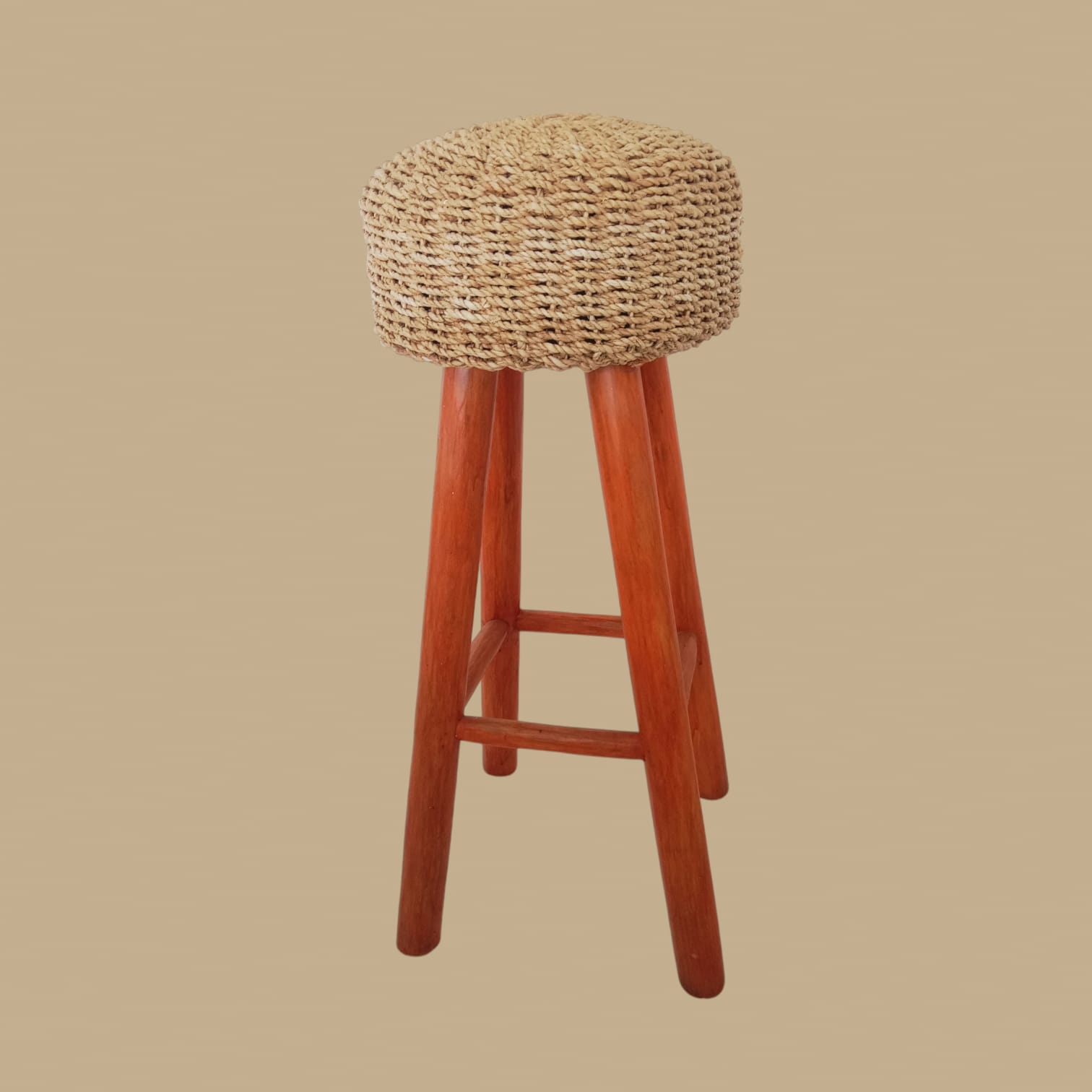 Stool Bar Ramah Lingkungan