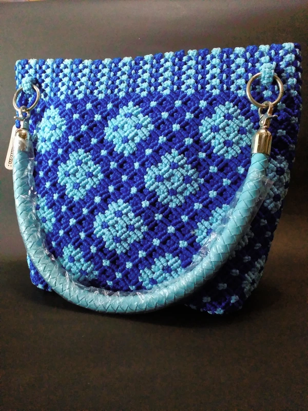 Tas Anyam Talikur