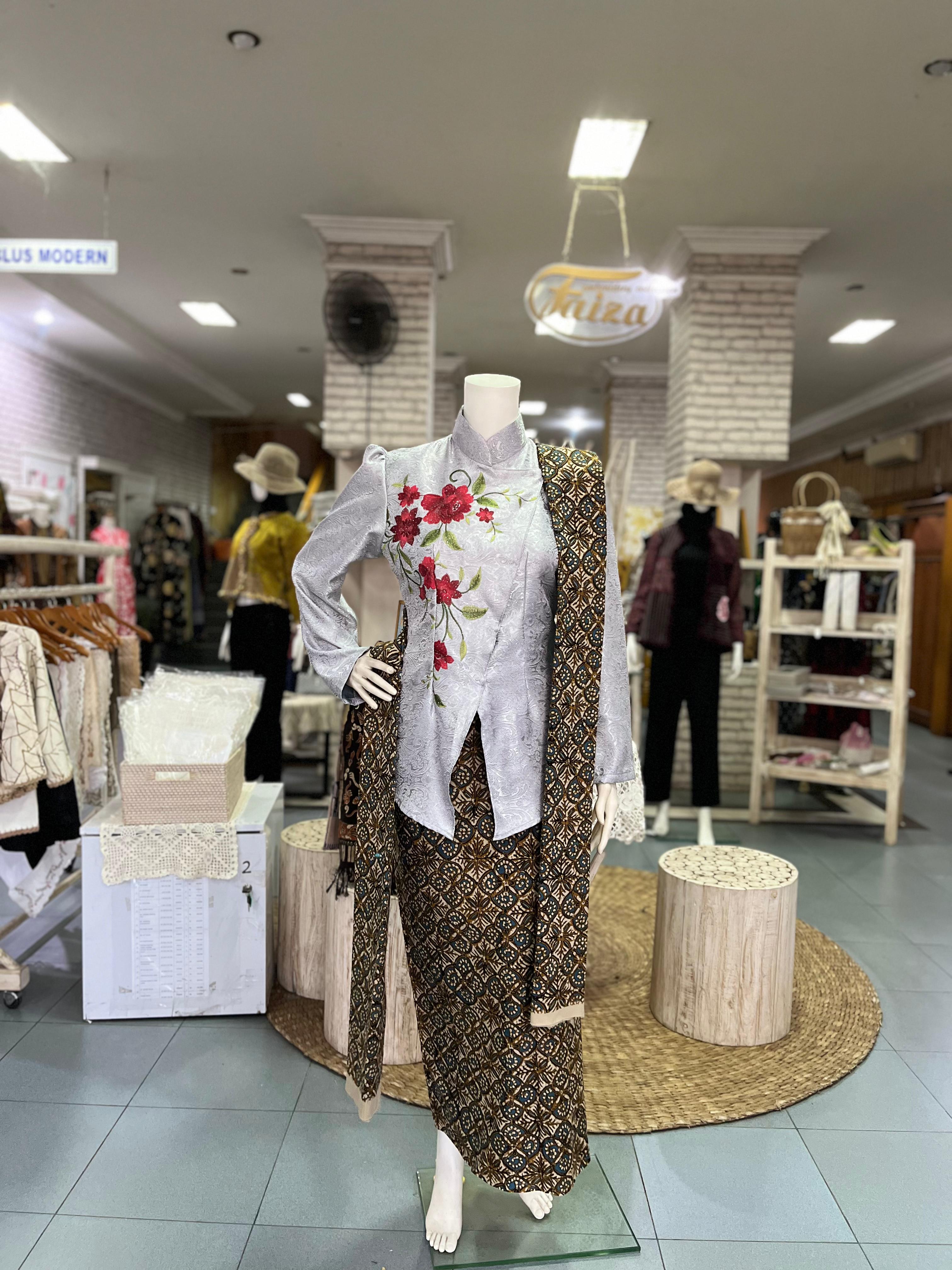 Kebaya Janggan ABU ABU By Faiza Bordir